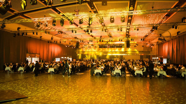 Festliche Bankettbestuhlung in Halle 1 anlässlich der Felix Award Sportlergala in der Messe Dortmund.