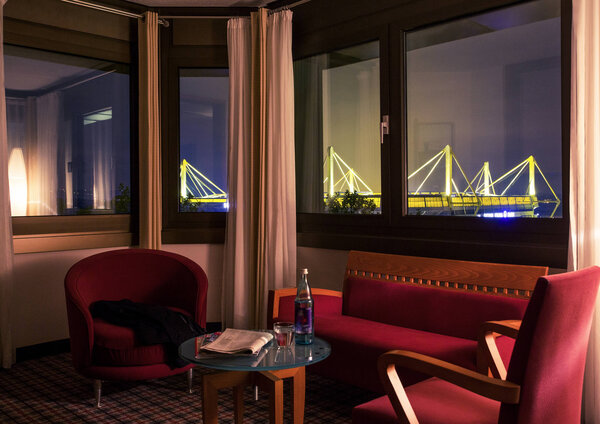 Übernachtungen im Mercure Kongress Hotel Dortmund - Lounge Aussicht Westfalenstadion