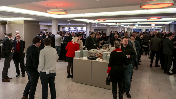 11.02.2025, Elektrotechnik 2025, Eröffnungsfeier, Kongress-Centrum, Goldsaal, Impressionen, Networking,