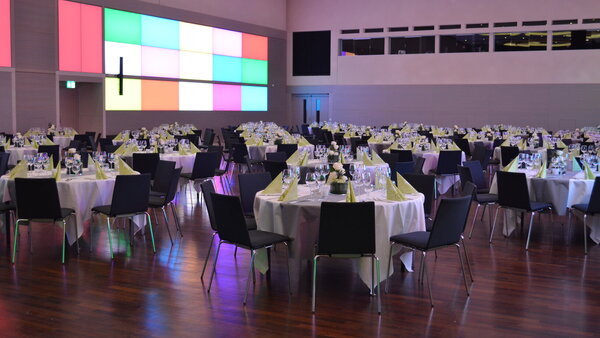 Kongress Dortmund bietet vielseitige Events! Flexibel gestaltbare Räume, moderne Ausstattung und optimale Erreichbarkeit für Konferenzen, Tagungen, Galas und mehr.