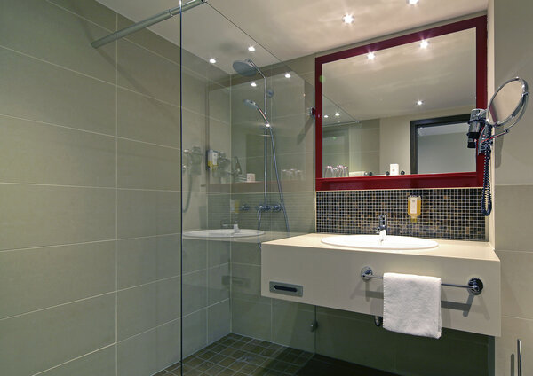 Übernachtungen im Mercure Kongress Hotel Dortmund - Hotelzimmer Bad