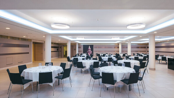 25 Säle und 10 Hallen für 10 bis 10.000 Besucher